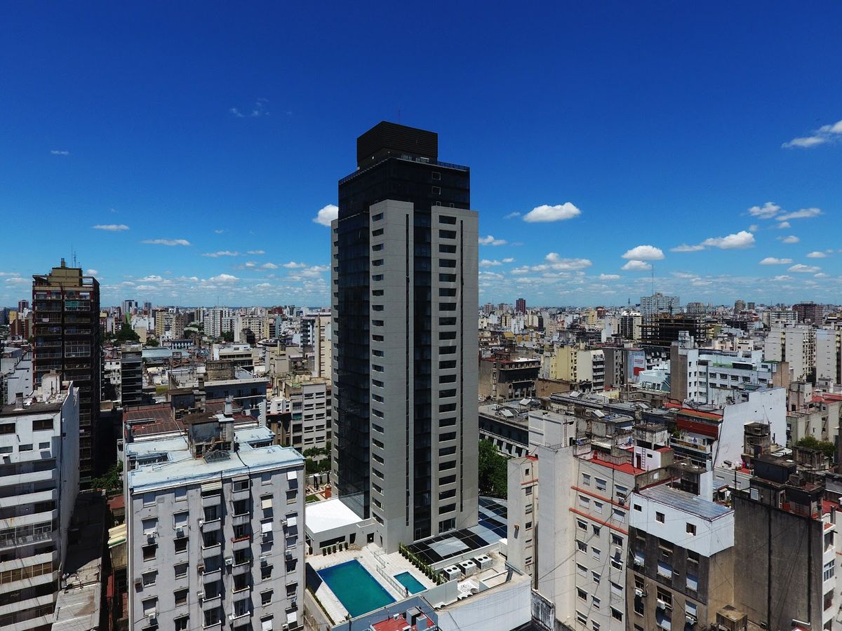 Vista en contrapicado del emprendimiento Grand View.